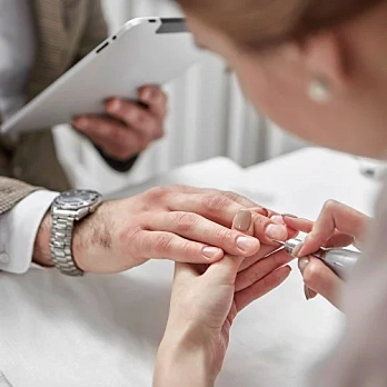 Маникюр мужской