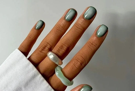 Цвет маникюра 2025: главные оттенки, сочетания и тренды