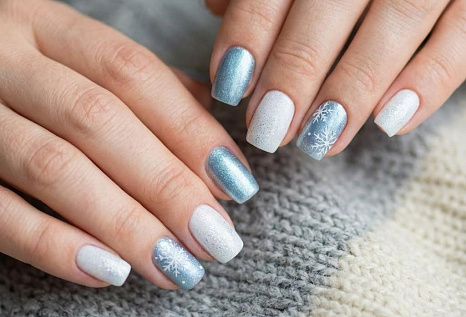 Маникюр на январь: стильные идеи зимнего образа